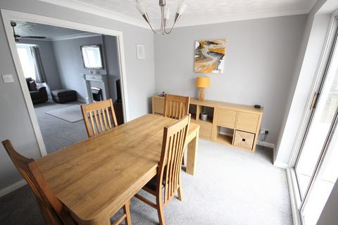 8 Brampton Close, Wellingborough, NN8 5XG