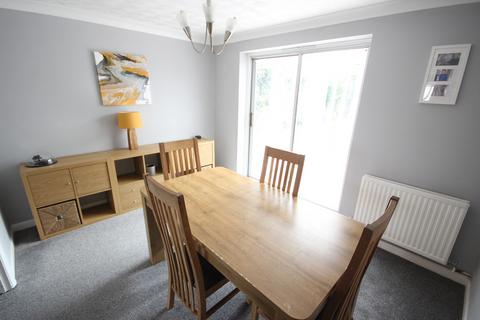 8 Brampton Close, Wellingborough, NN8 5XG