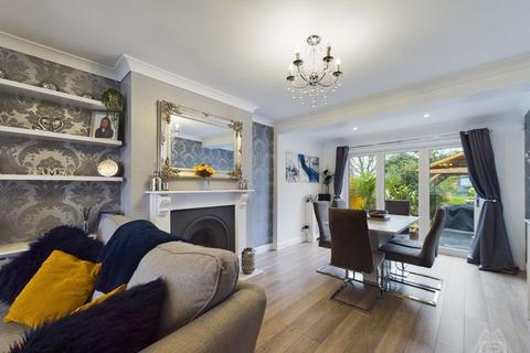 71 Purfleet Road, Aveley, South Ockendon, RM15 4DS