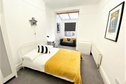 5 bedroom house to rent - Glanmor Road, Sketty, Swansea