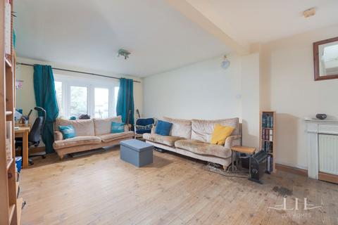 9 Valley Side, London, E4 7SR