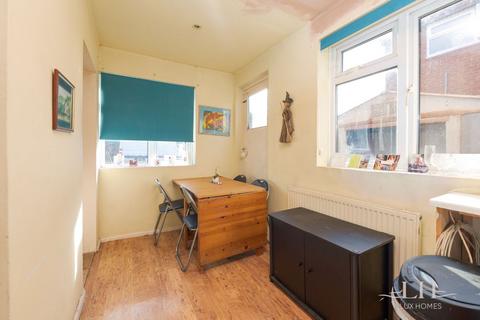 9 Valley Side, London, E4 7SR