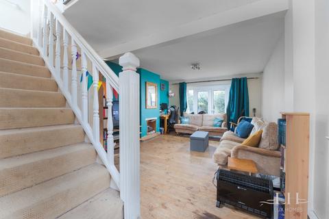 9 Valley Side, London, E4 7SR