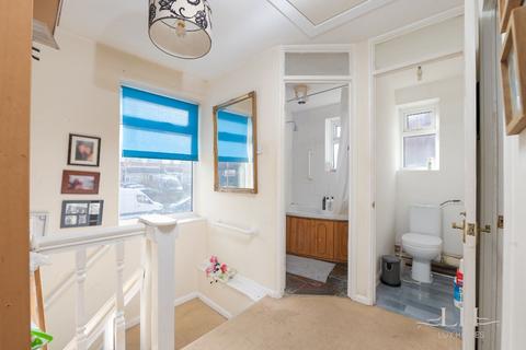 9 Valley Side, London, E4 7SR