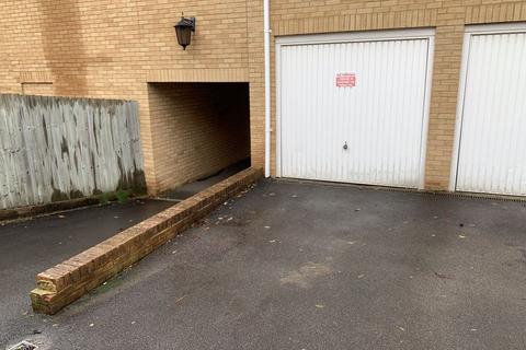 2 bedroom flat to rent, Orchard Gate, Bristol