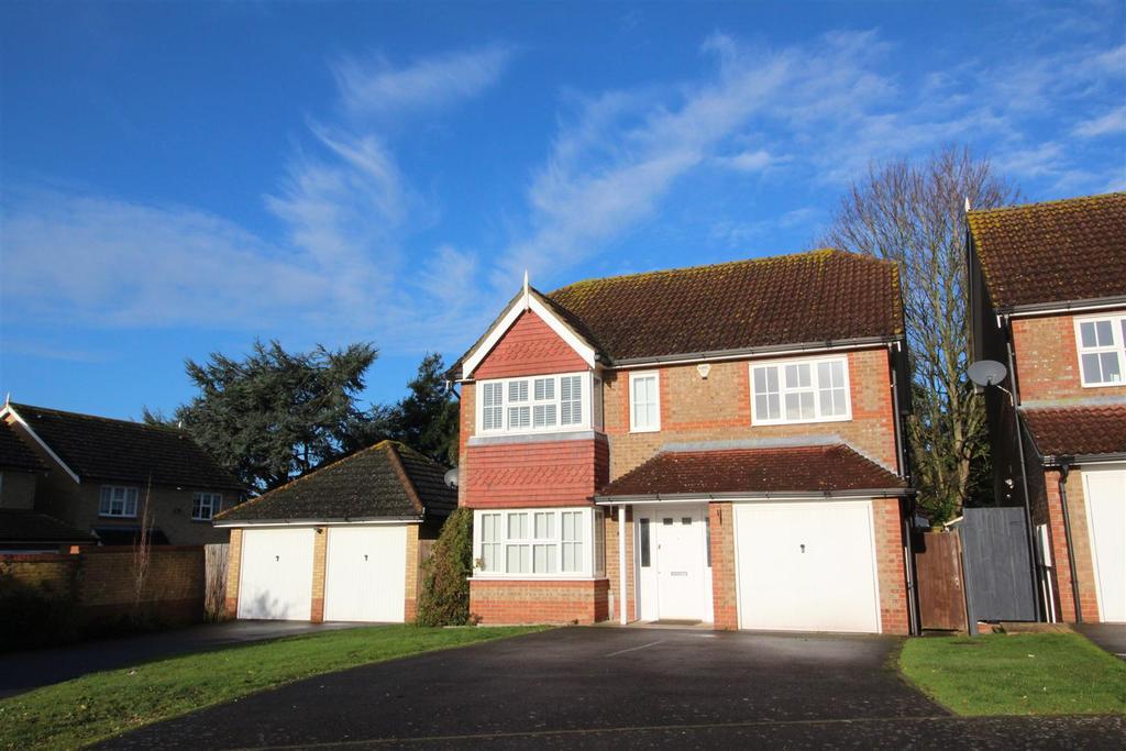 8 Alec Pemble Close Kennington Ashford Kent 4 bed detached house for