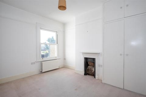 7 Dennis Road, East Molesey, KT8 9EE