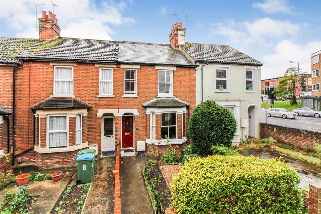 Highbridge Walk, Aylesbury 3 bed house £325,000