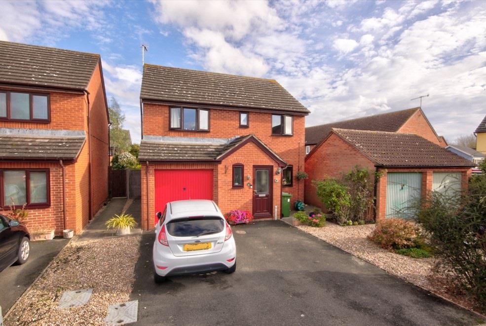 St. Pauls Close, Evesham, Worcestershire 4 bed detached house for sale