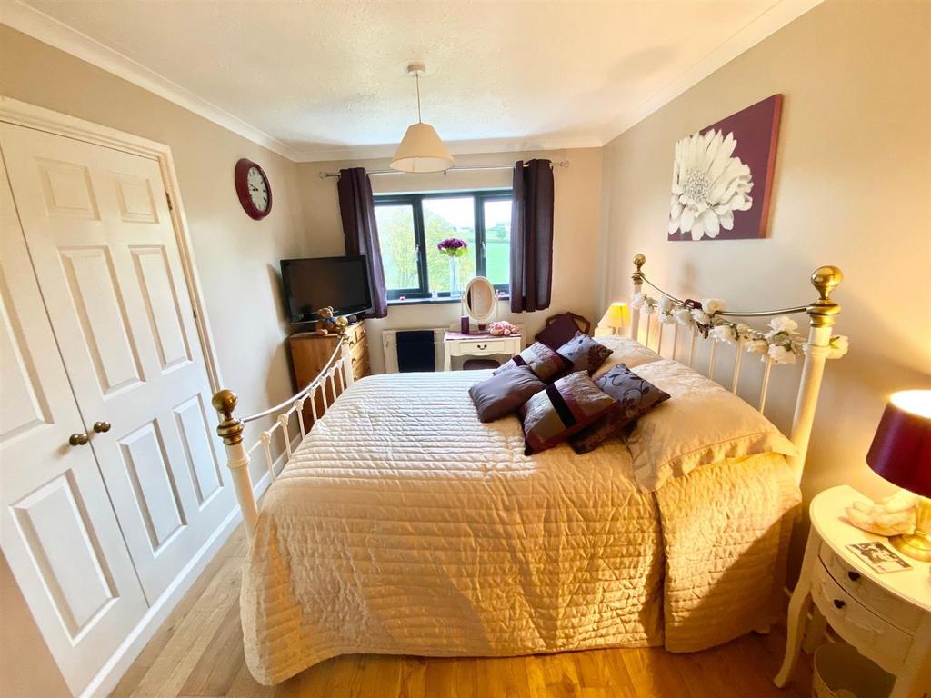 Bedroom 4: