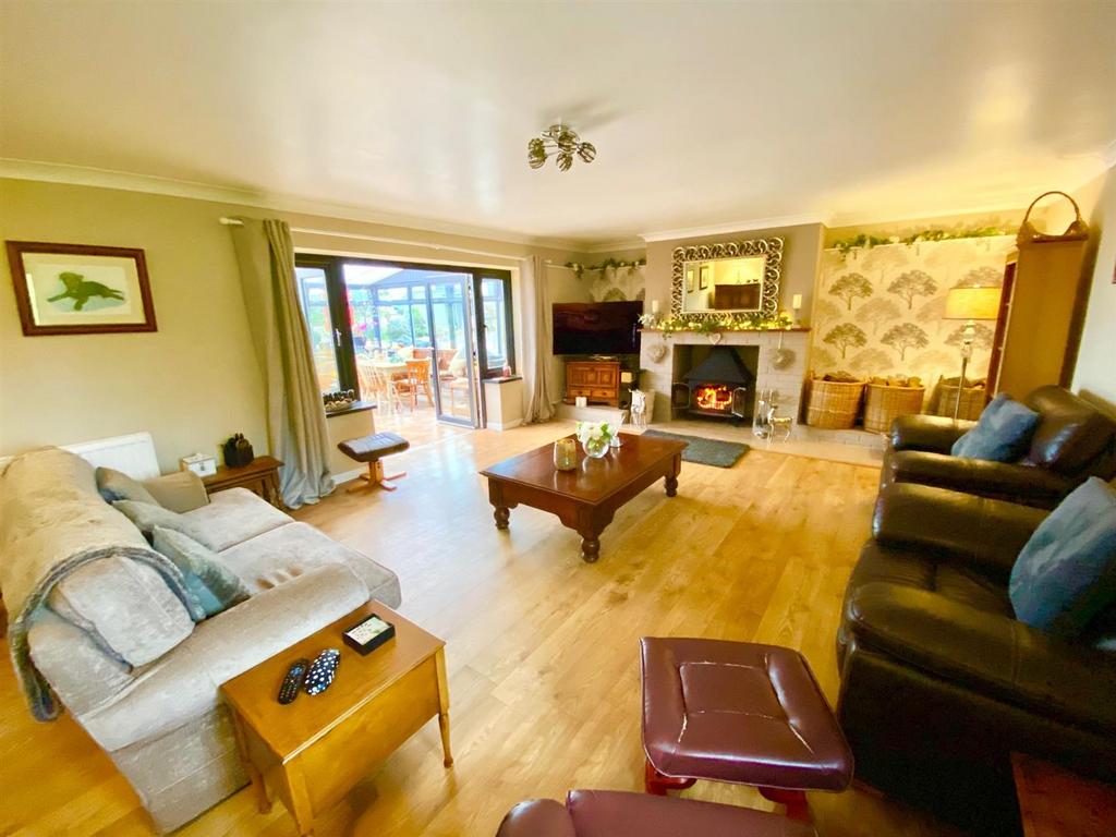 Living Room: