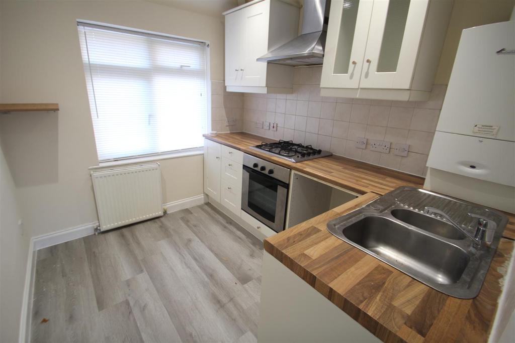 Deaconsfield Road, Hemel Hempstead 1 bed flat £995 pcm (£230 pw)