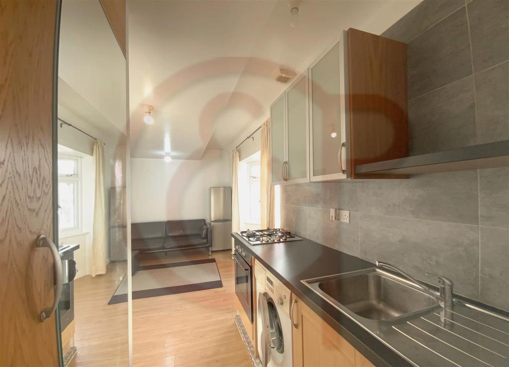 Noel Road, Acton, W3 1 bed flat £1,550 pcm (£358 pw)