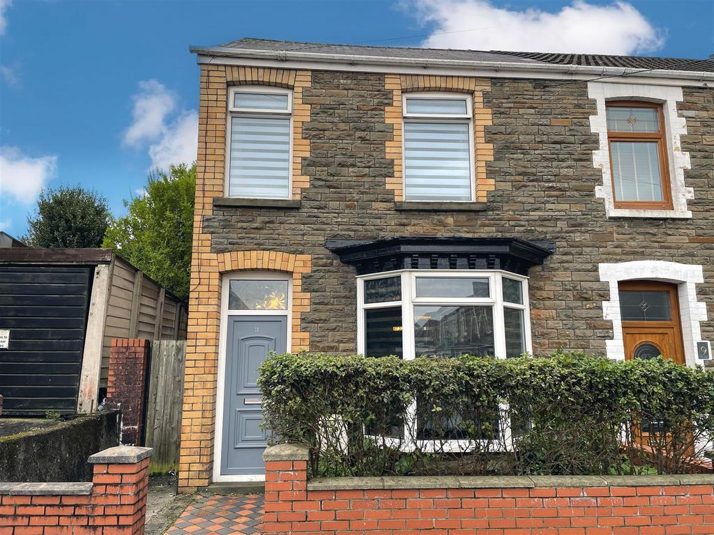 Woodland Road, Neath 3 bed end of terrace house £235,000