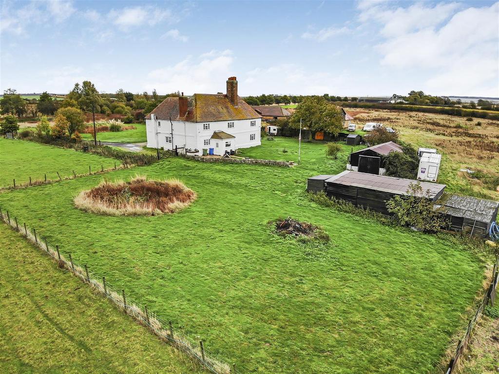 Harty Ferry Road, LeysdownOnSea, Sheerness 5 bed detached house for