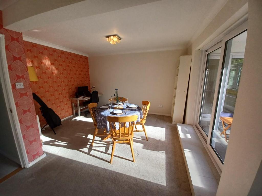 Riverside Drive, Solihull 3 bed apartment £1,195 pcm (£276 pw)