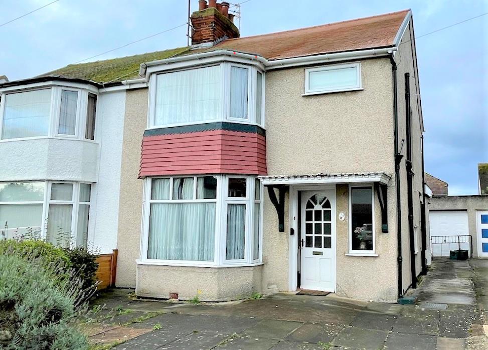 Trafford Park, Penrhyn Bay, Llandudno 2 bed semidetached house £230,000