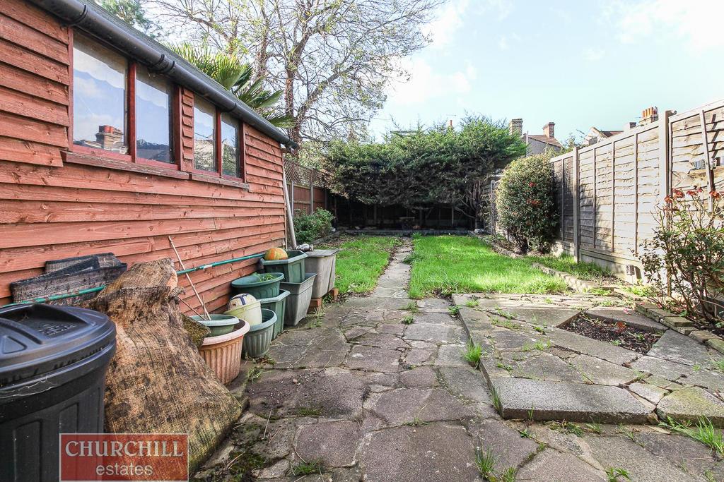 Carnarvon Road, London 2 bed semidetached house £600,000