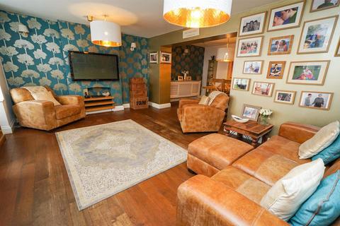14 Birds Hill, Heath And Reach, Leighton Buzzard, LU7 0AQ