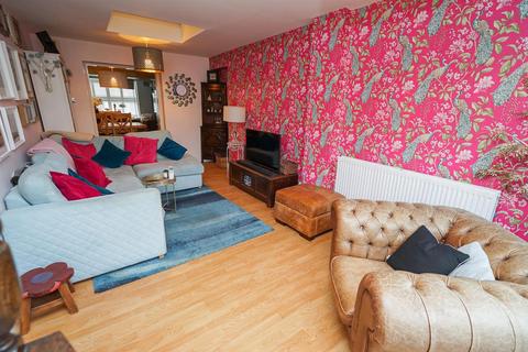 14 Birds Hill, Heath And Reach, Leighton Buzzard, LU7 0AQ