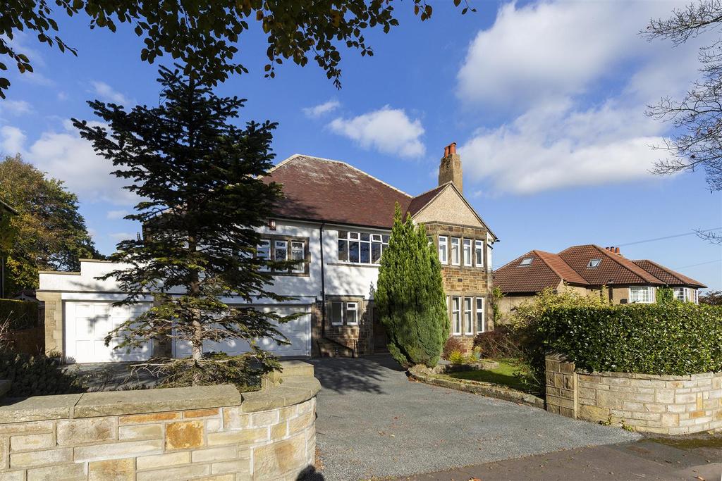 Dorchester Road, Fixby, Huddersfield 6 bed detached house £650,000