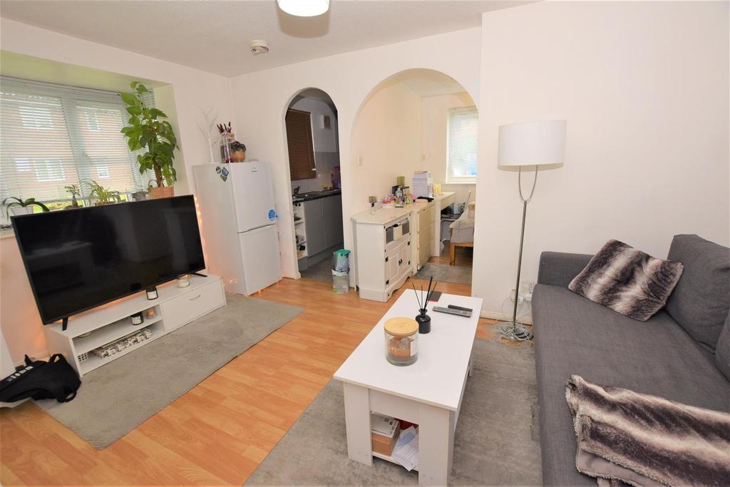 Greenside Close, Whetstone 1 bed flat £1,075 pcm (£248 pw)
