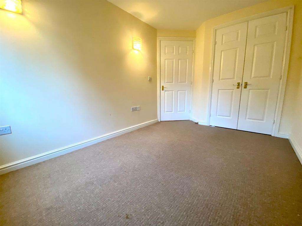Bedroom 2 (2).jpg