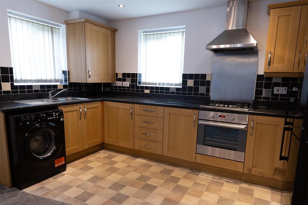 Kitchen B.jpg