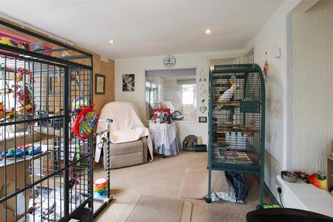 2 bedroom mobile home for sale, Cranbourne Hall Park, Winkfield, Windsor