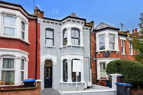 3 bedroom flat for sale - Lechmere Road, London, NW2