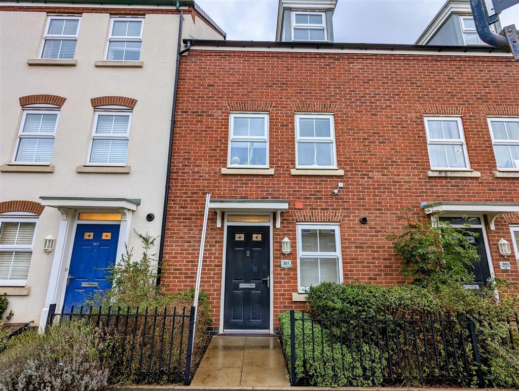Queen Elizabeth Road, Nuneaton 3 bed terraced house £230,000