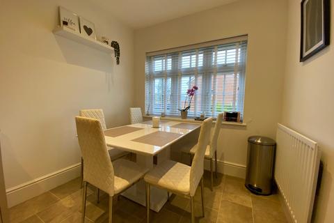 16 Earls Close, Moulton, Northampton, NN3 7BH