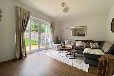 16 Earls Close, Moulton, Northampton, NN3 7BH