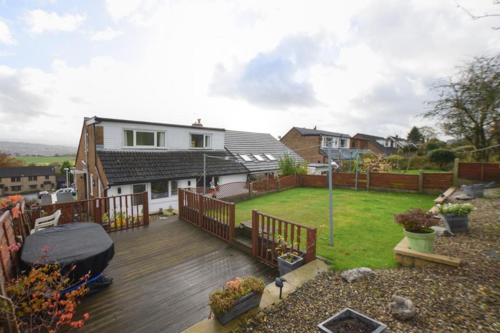 Laund Gate, Fence, Burnley 3 bed semidetached house £275,000