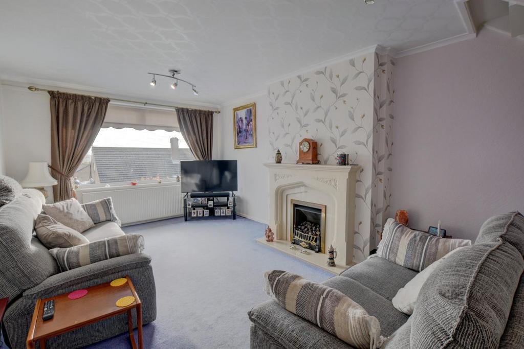 Laund Gate, Fence, Burnley 3 bed semidetached house £275,000