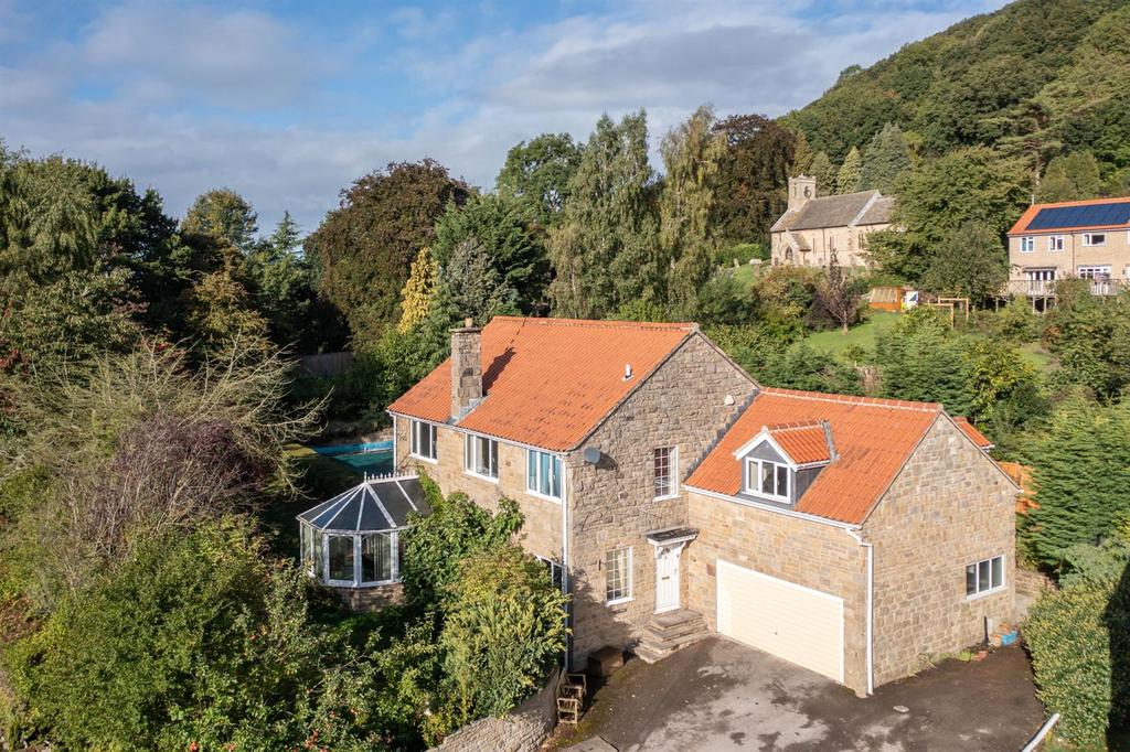 Vale House, 1 St. Oswalds Close... 6 bed detached house £650,000