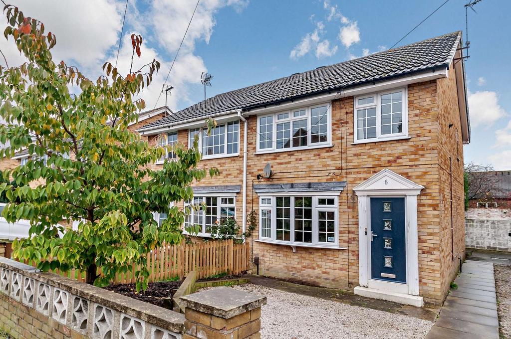 Dixon Road, Harrogate, HG1 2EJ 3 bed semidetached house for sale £