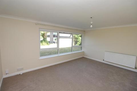 2 bedroom flat for sale - Hoburne Gardens, Highcliffe, Christchurch, BH23 4PP