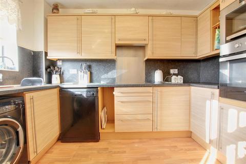 6 Acklam Drive, Hornsea, HU18 1HJ