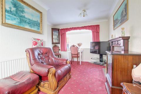 6 Acklam Drive, Hornsea, HU18 1HJ