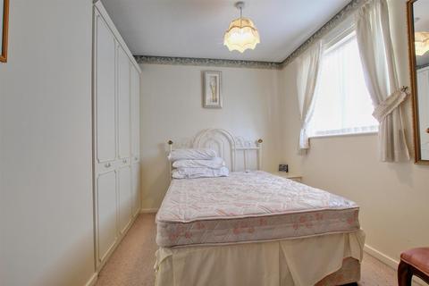 6 Acklam Drive, Hornsea, HU18 1HJ