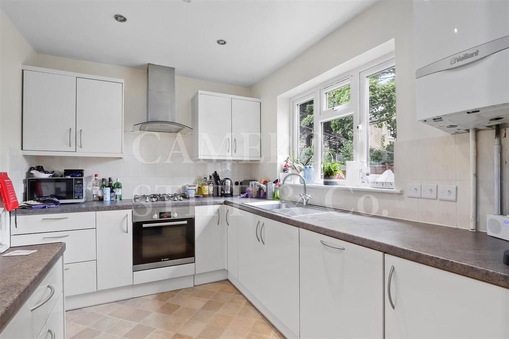 Crediton Road, Queens Park, NW10 4 bed semidetached house £3,100 pcm
