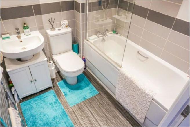 Bathroom 2.jpeg
