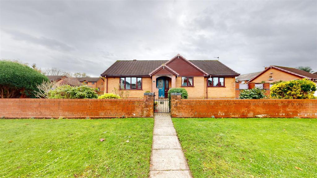 Old Lane, Rainford, St. Helens, WA11 8 3 bed detached bungalow £380,000