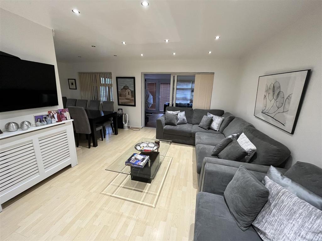 Dean Road, Handforth, Wilmslow 4 bed detached house for sale £479,950