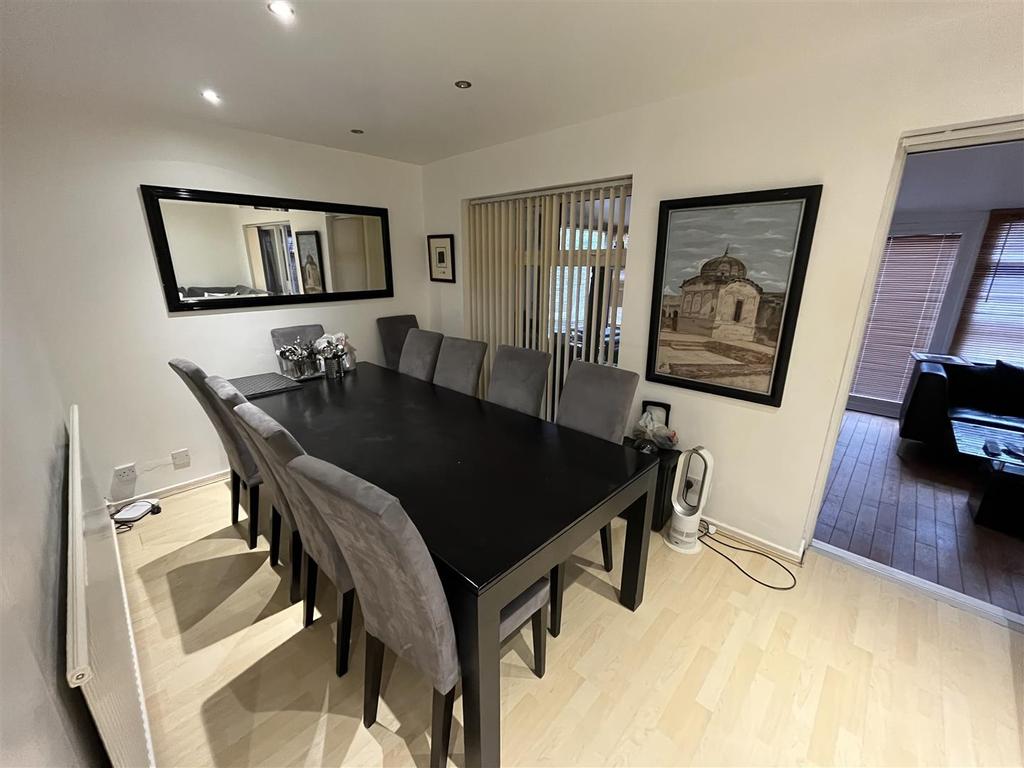 Dean Road, Handforth, Wilmslow 4 bed detached house £479,950