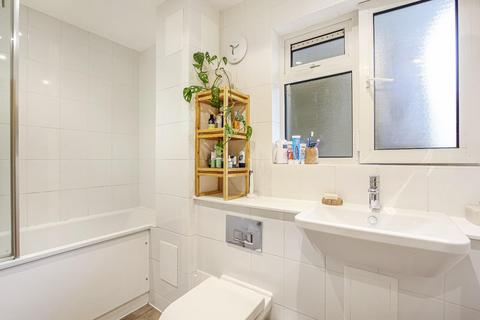 Flat 35, Boundary House Bethwin Road, London, SE5 0YD