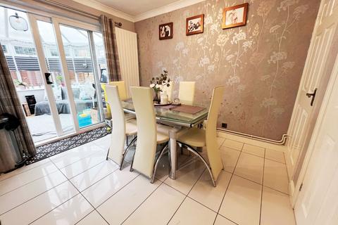 11 The Pastures, Northampton, NN2 8DD