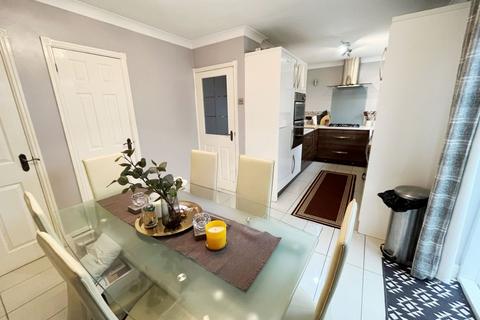 11 The Pastures, Northampton, NN2 8DD