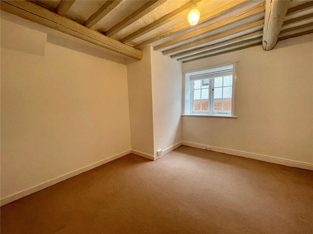 Beavers Road, Farnham, Surrey, GU9 2 bed apartment £1,200 pcm (£277 pw)